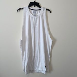 2 Men’s Under Armour Sleeveless Tank